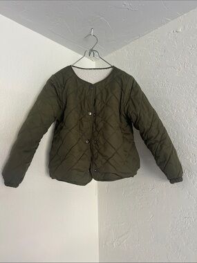 Old Navy Olive Green and Sherpa Reversible Quilted Puffer Jacket - Kids